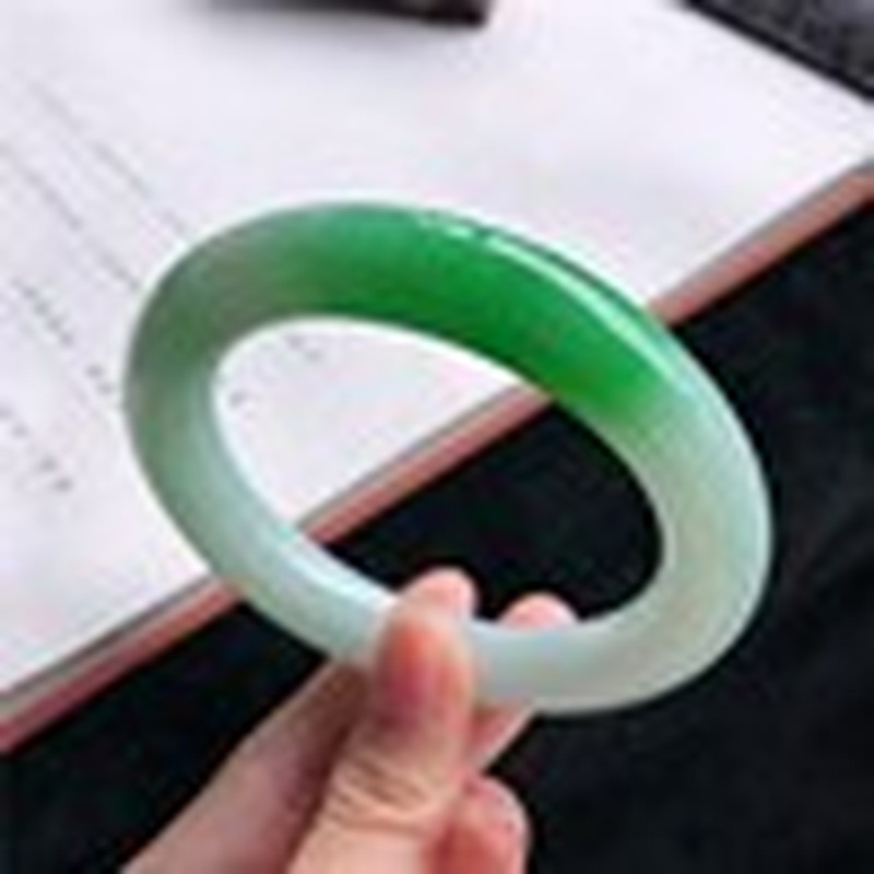Natural Burmese Jadeite Bracel - Lighting recension och pris