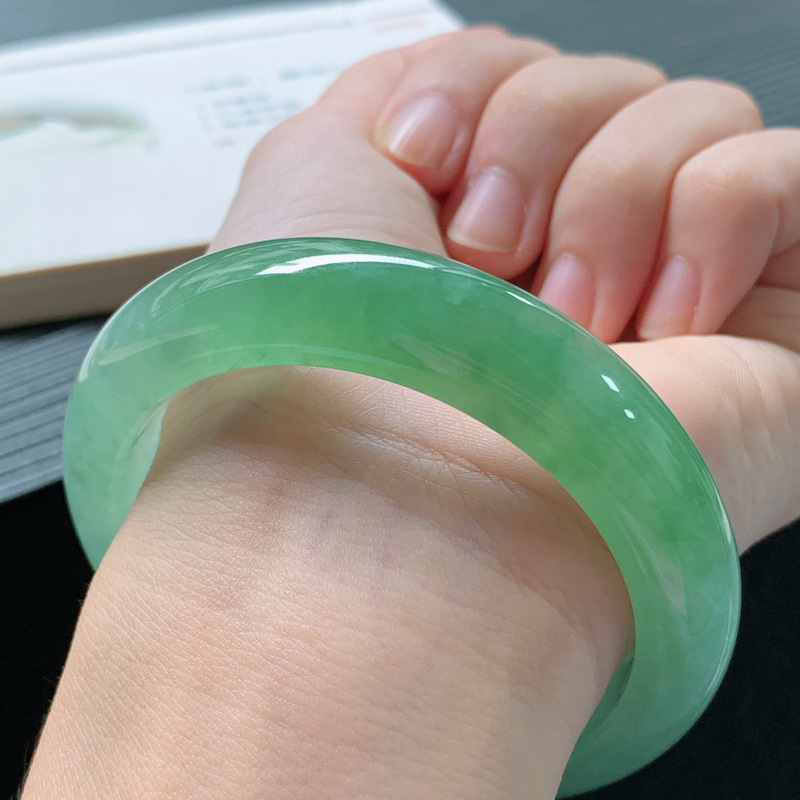 Jadeite bracelet, Burmese old  - Lighting recension och pris