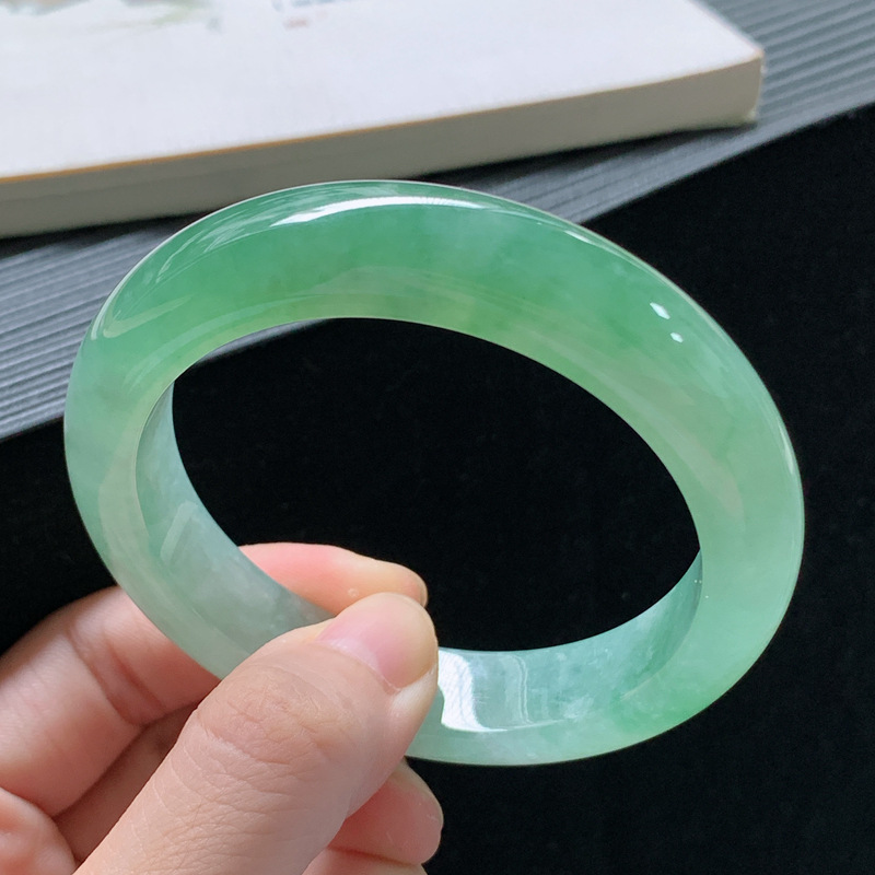 Jadeite bracelet, Burmese old  - Lighting recension och pris